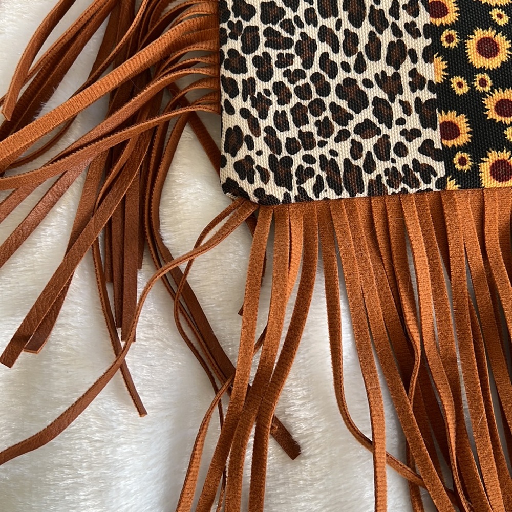 Sunflower fringe bag, NWT - Picture 3 of 4